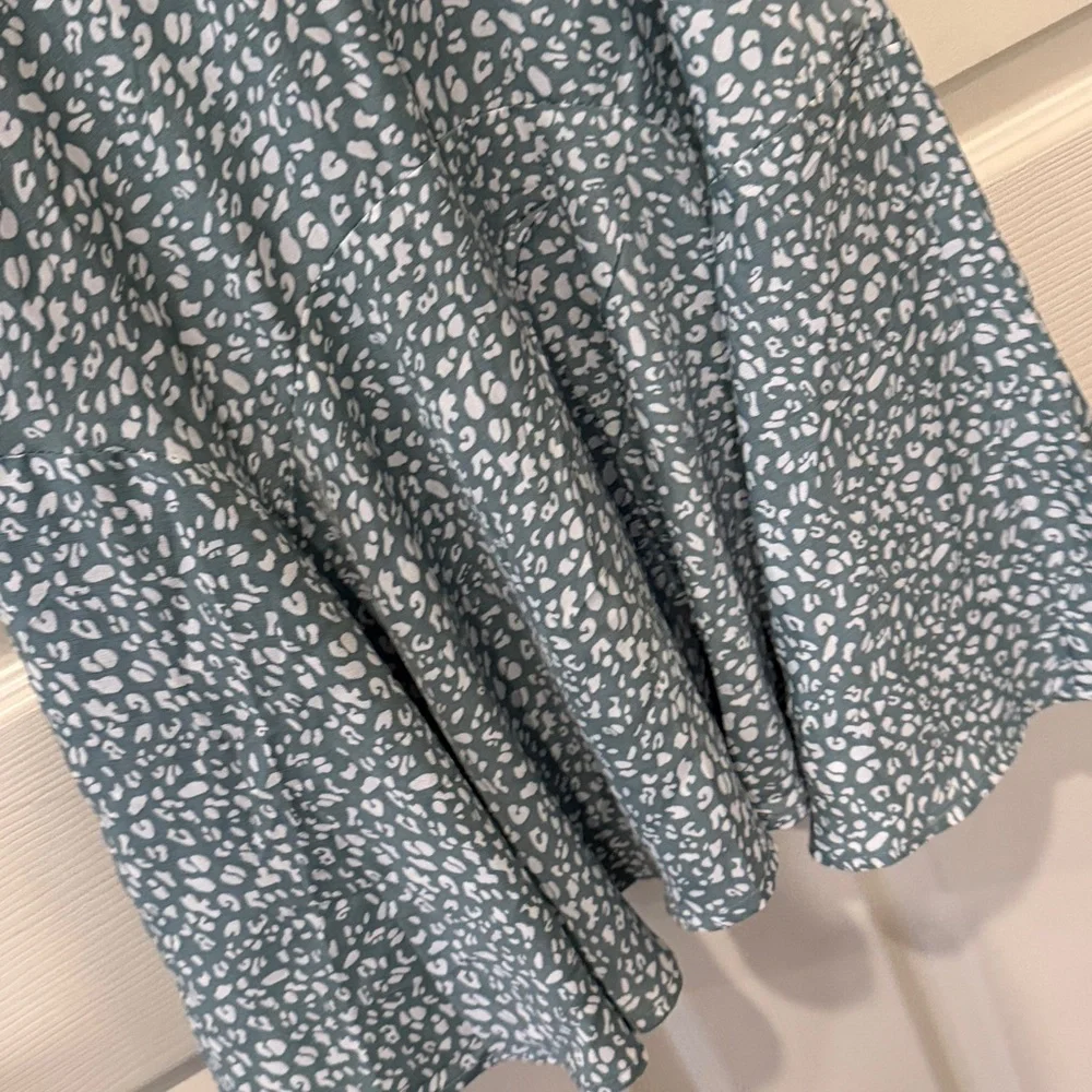 Princess Polly The Sting green mini dress, size 2 - Picture 6 of 10